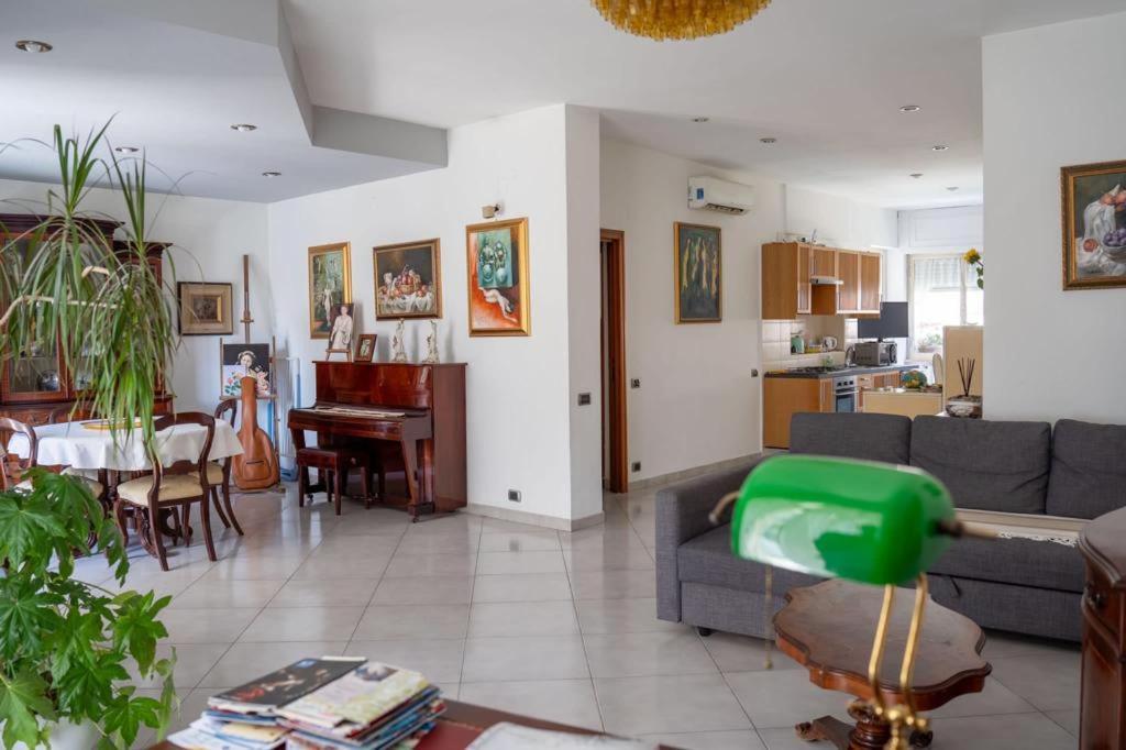 Super Elegante Centro Con Posto Auto E Wifi Veloce Apartment