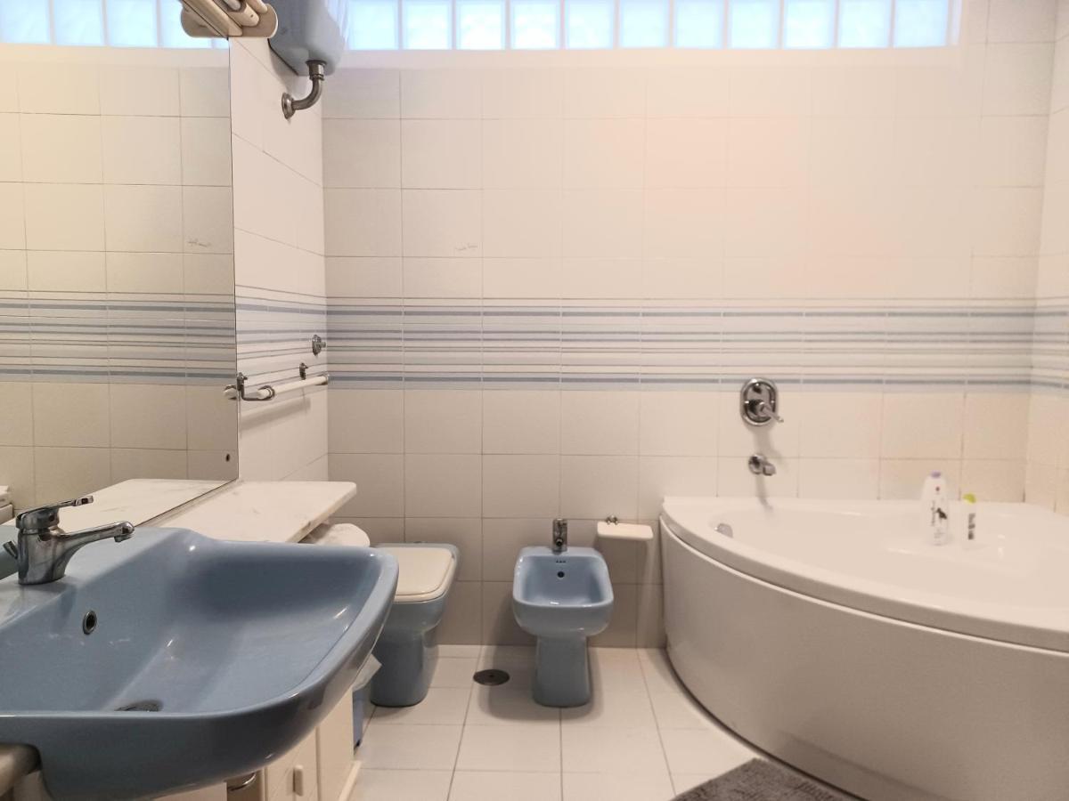 Super Elegante Centro Con Posto Auto E Wifi Veloce Appartement Naples